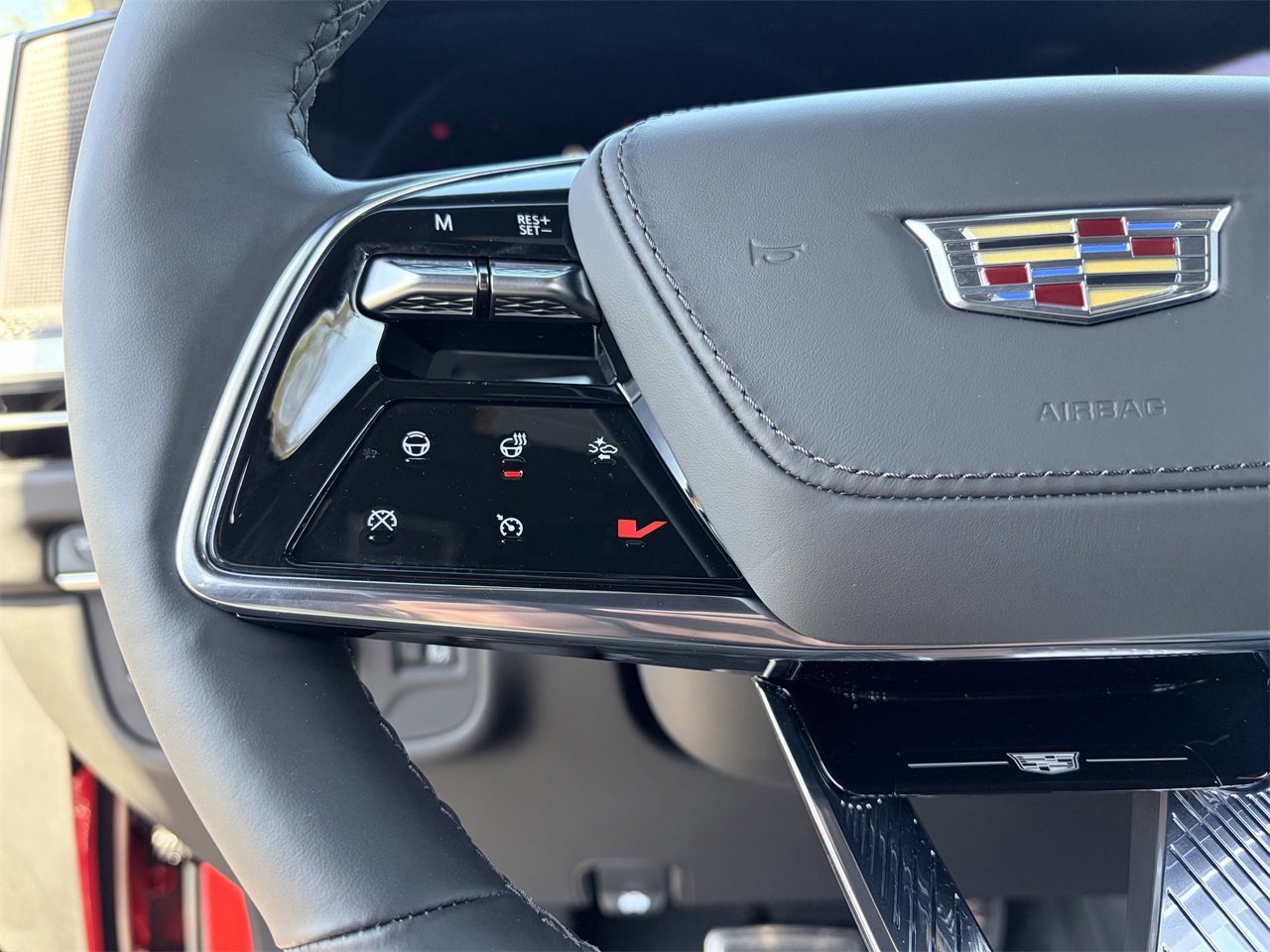 Certified 2025 Cadillac Escalade ESV V image 22