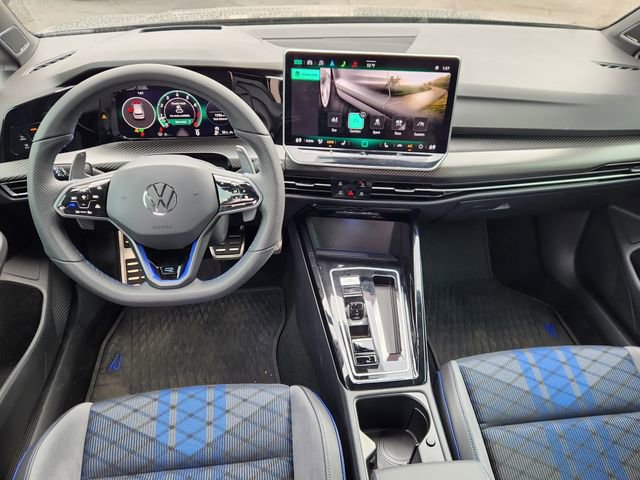 Certified 2025 Volkswagen Golf R Black Edition image 9