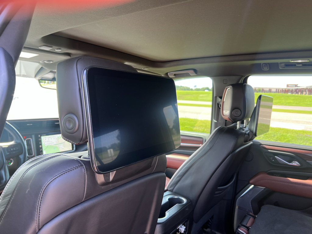 Used 2023 GMC Yukon XL Denali Ultimate AWD/4WD image 17