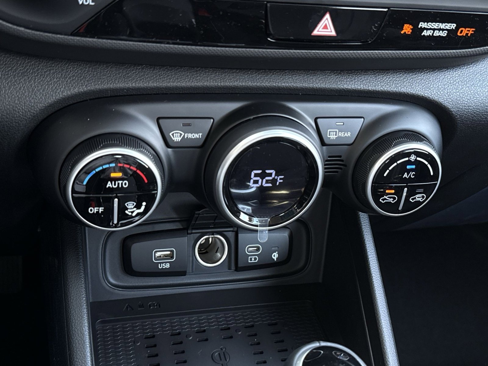 New 2026 Hyundai Venue SEL FWD image 21