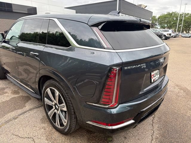 Used 2025 Cadillac Escalade IQ Luxury 2 w/ LPO, Premium Carpet Package AWD/4WD image 3