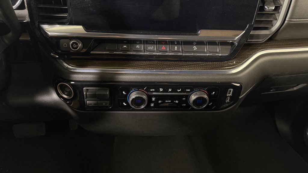 Used 2024 Chevrolet Silverado 1500 LT AWD/4WD image 22