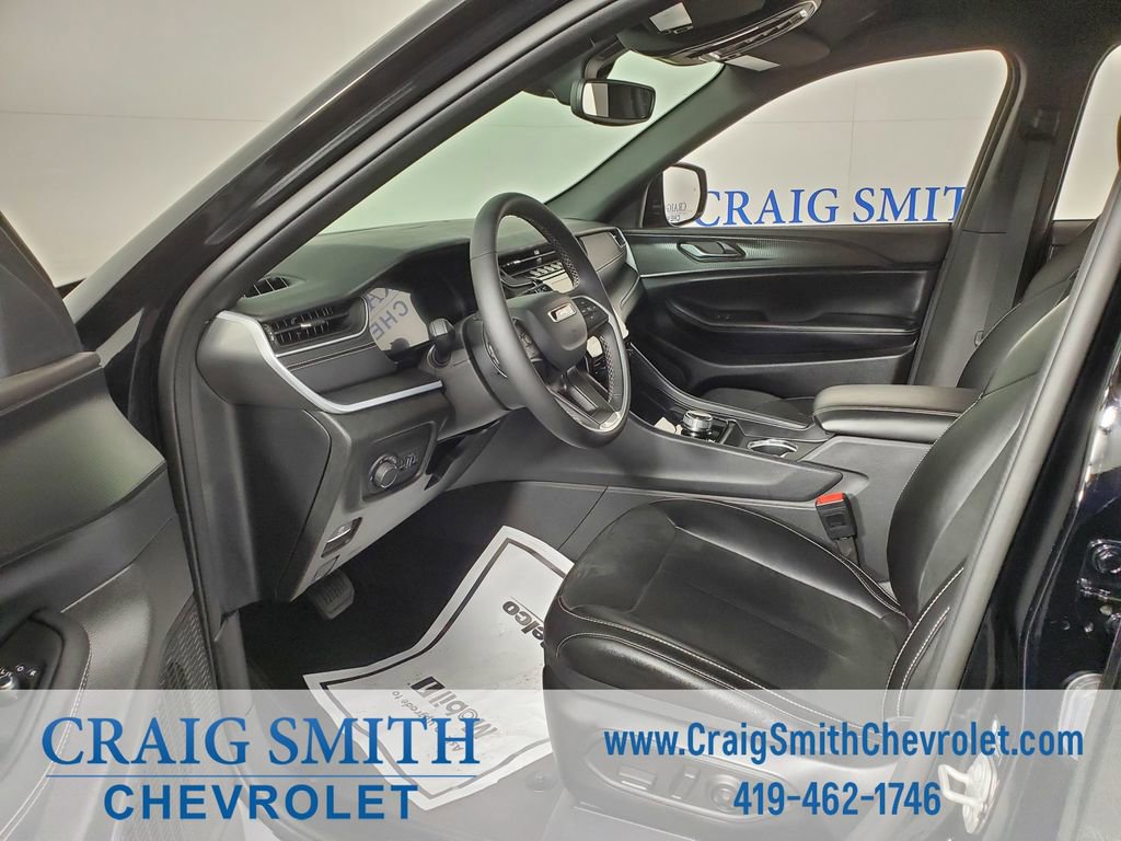 Used 2024 Jeep Grand Cherokee Altitude image 11