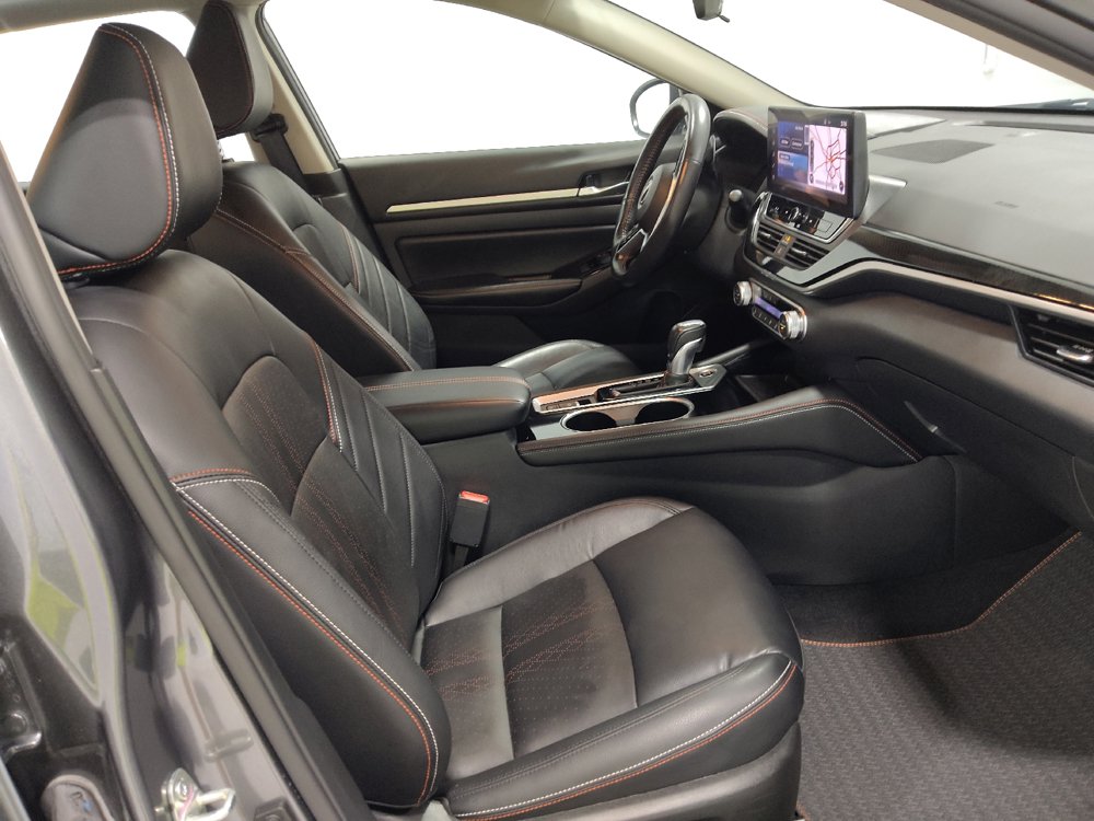 Used 2024 Nissan Altima 2.0 SR FWD image 21