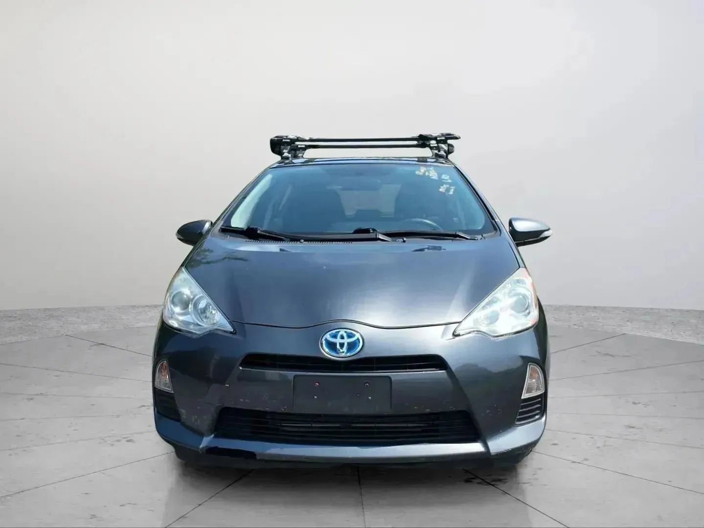 Used 2014 Toyota Prius C Two image 2