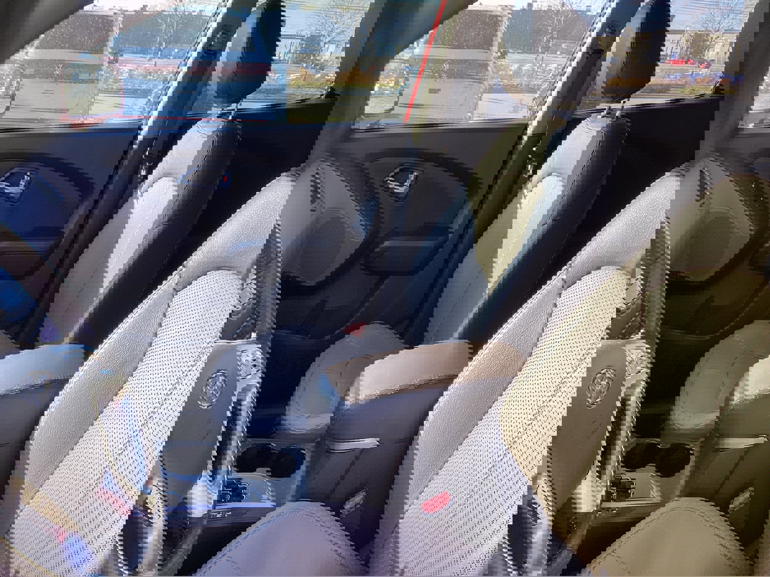 Used 2010 Hyundai Tucson Limited w/ Premium Pkg 4 image 12