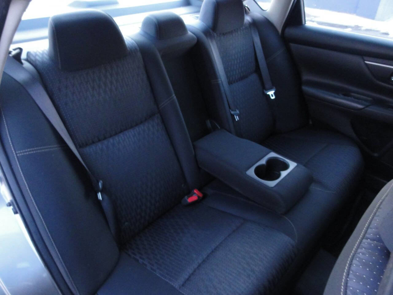 Used 2016 Nissan Altima 2.5 SV image 29