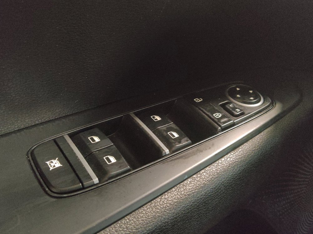 Used 2020 Kia Forte LXS FWD image 27