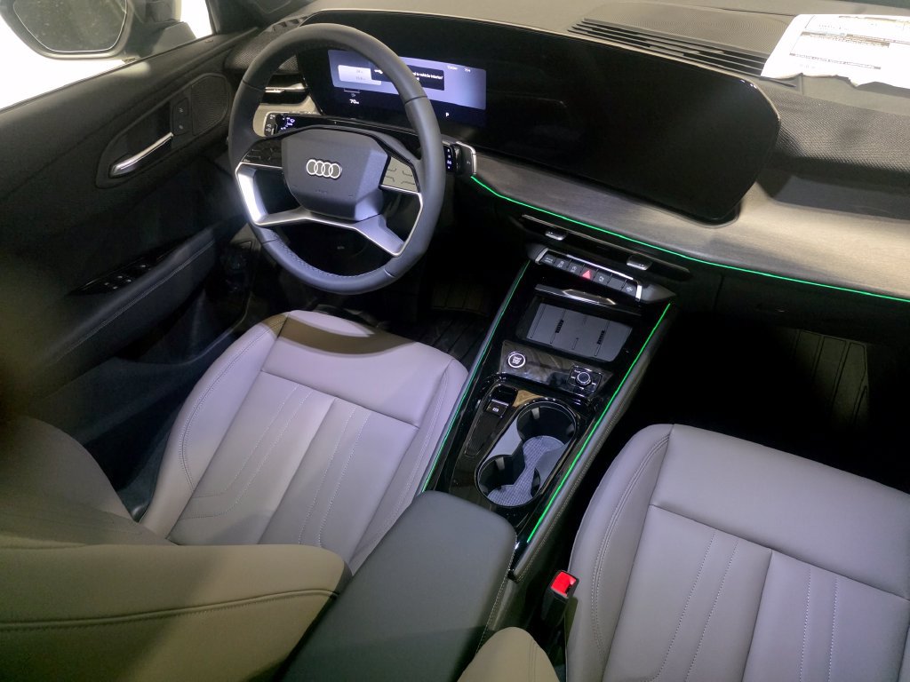 New 2026 Audi Q3 quattro 2.0T AWD/4WD image 13
