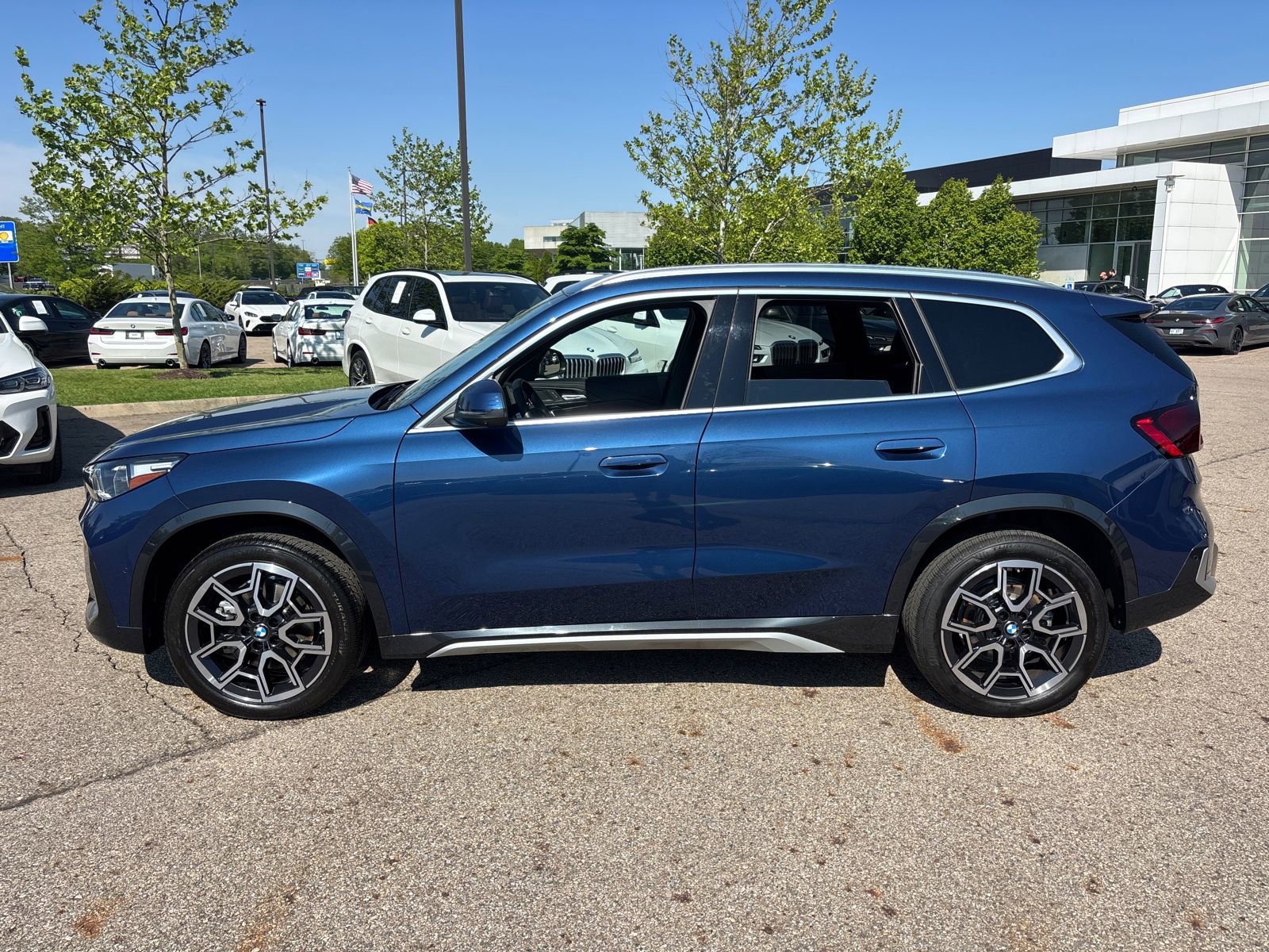 Used 2025 BMW X1 xDrive28i AWD/4WD image 8