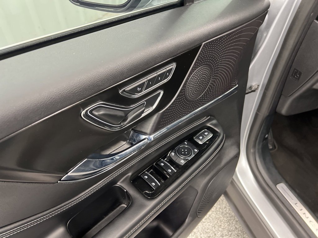 Used 2023 Lincoln Corsair FWD image 15