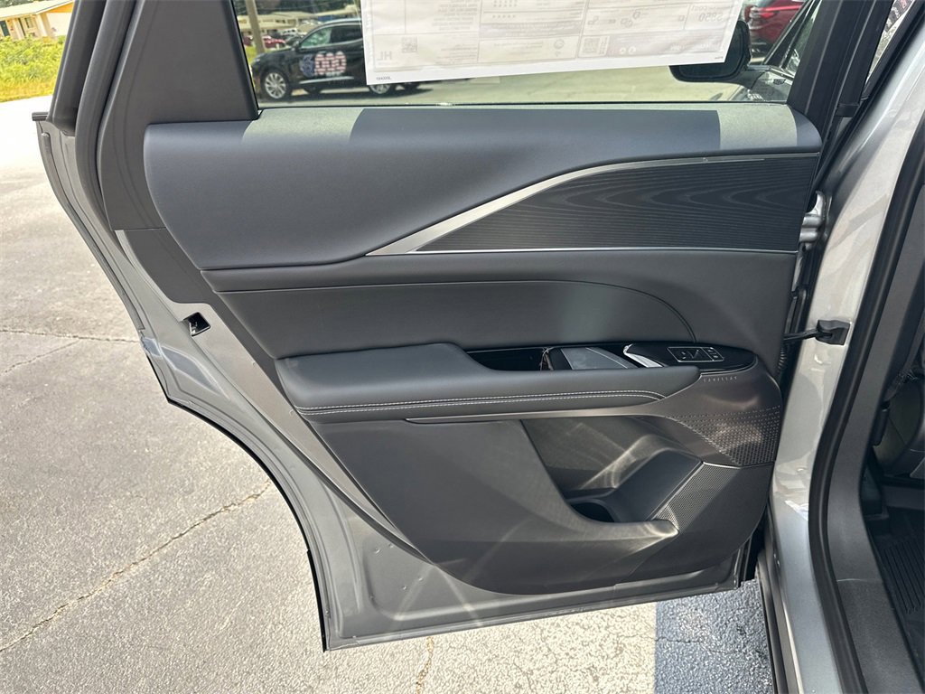 New 2025 Cadillac Lyriq Luxury image 21