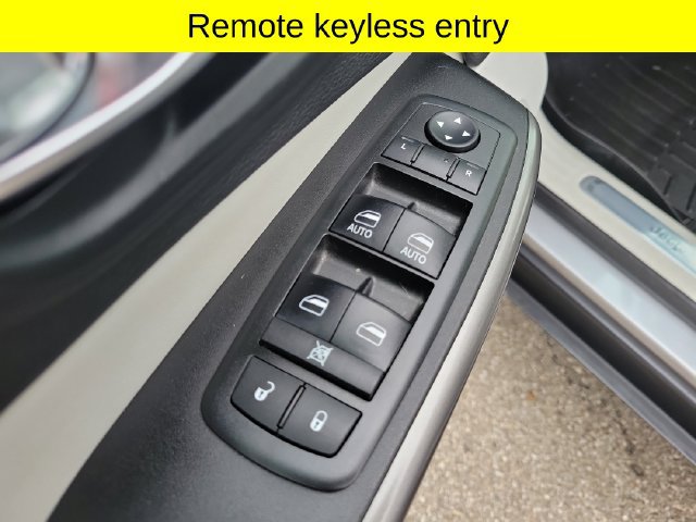 Used 2019 Jeep Cherokee Limited w/ Luxury Group AWD/4WD image 21