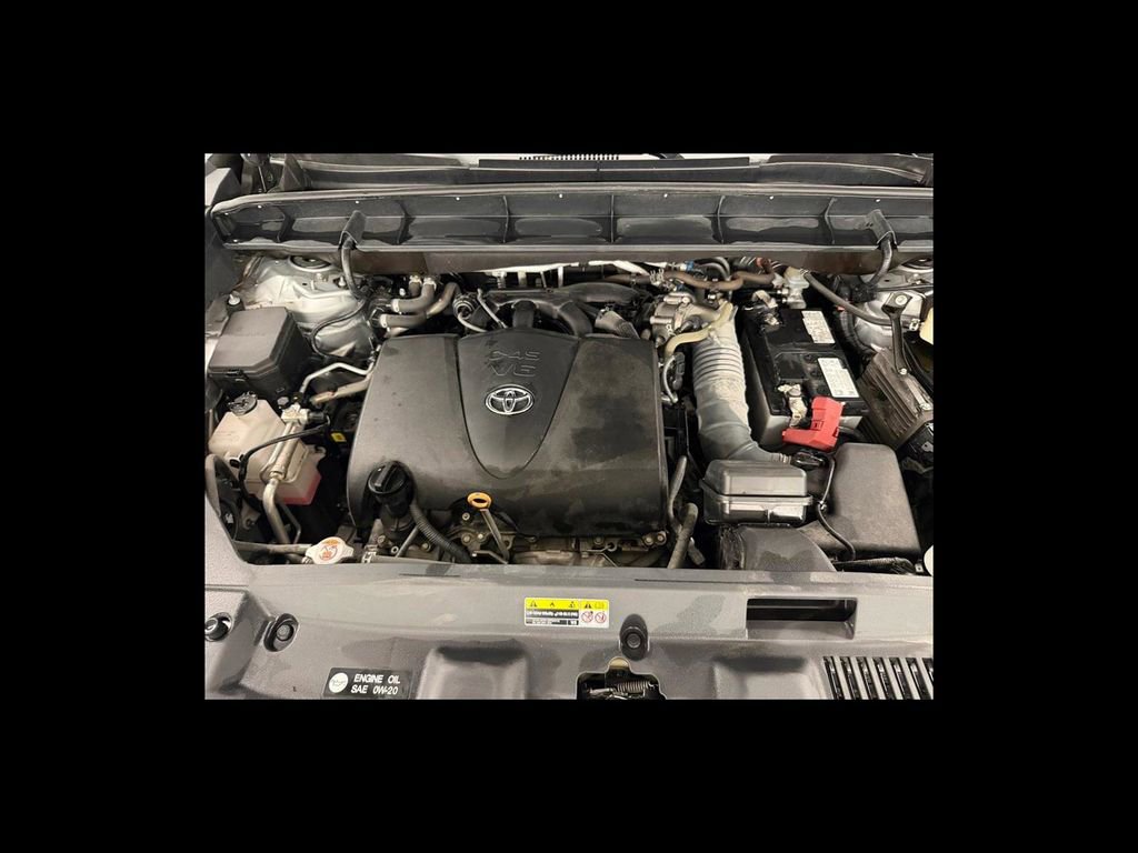 Used 2021 Toyota Highlander XLE AWD/4WD image 21