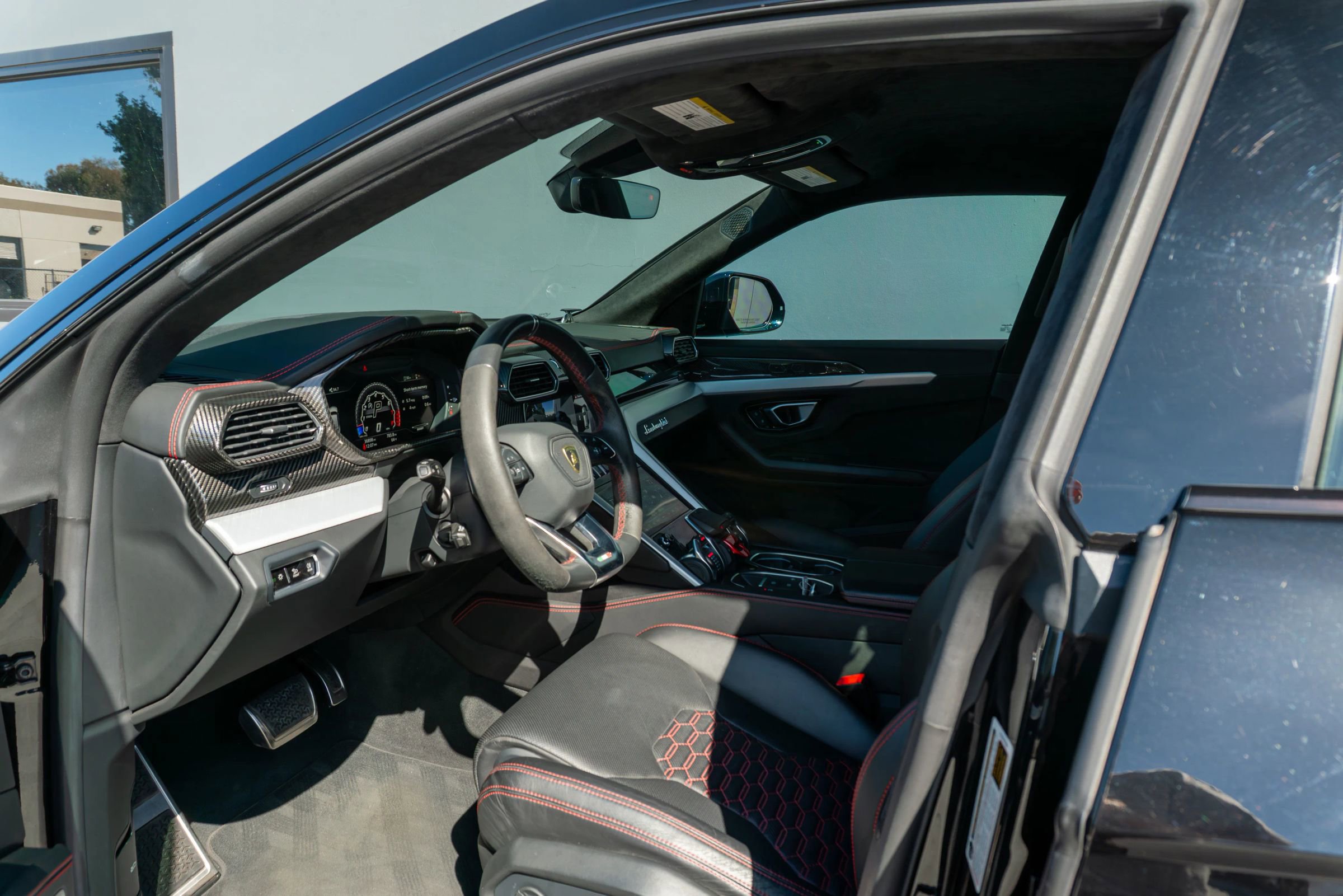 Used 2020 Lamborghini Urus image 10