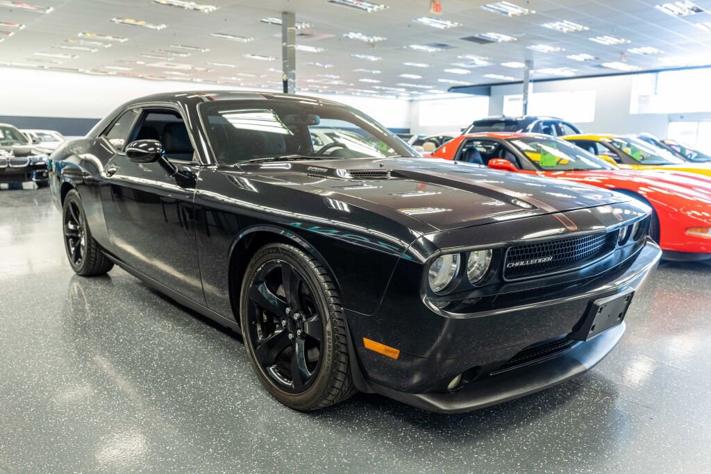 Used 2013 Dodge Challenger R/T w/ Blacktop Pkg image 6