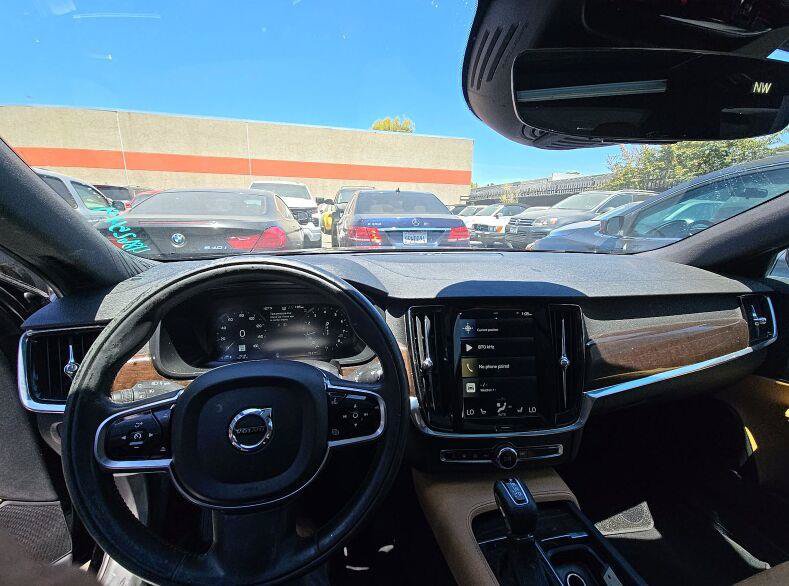 Used 2018 Volvo S90 T5 Momentum w/ Convenience Package FWD image 8