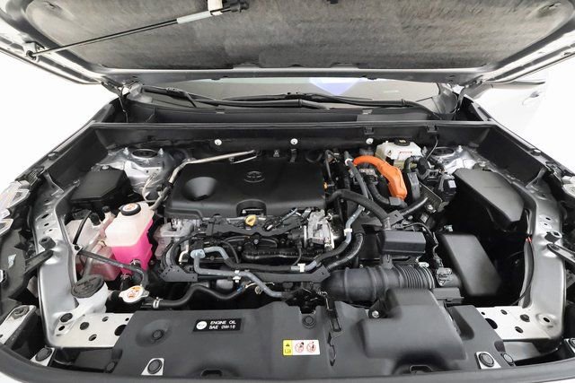 Used 2021 Toyota RAV4 XLE w/ Convenience Package image 6