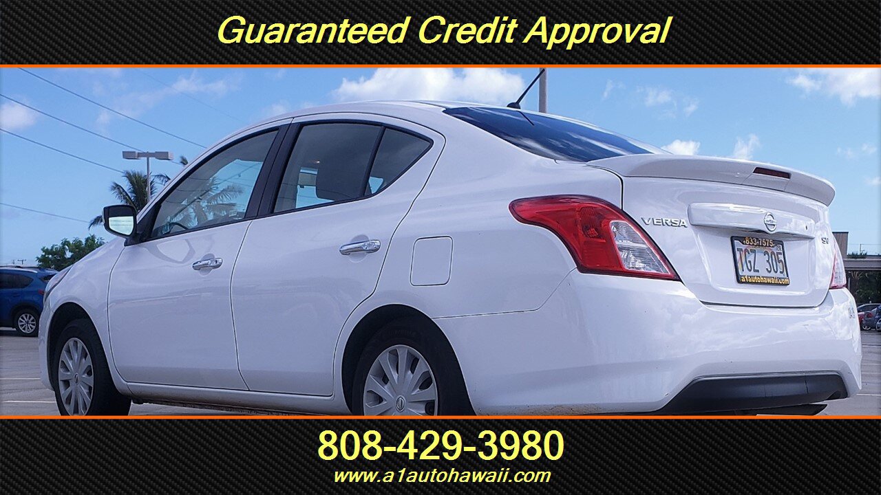 Used 2018 Nissan Versa SV FWD image 3