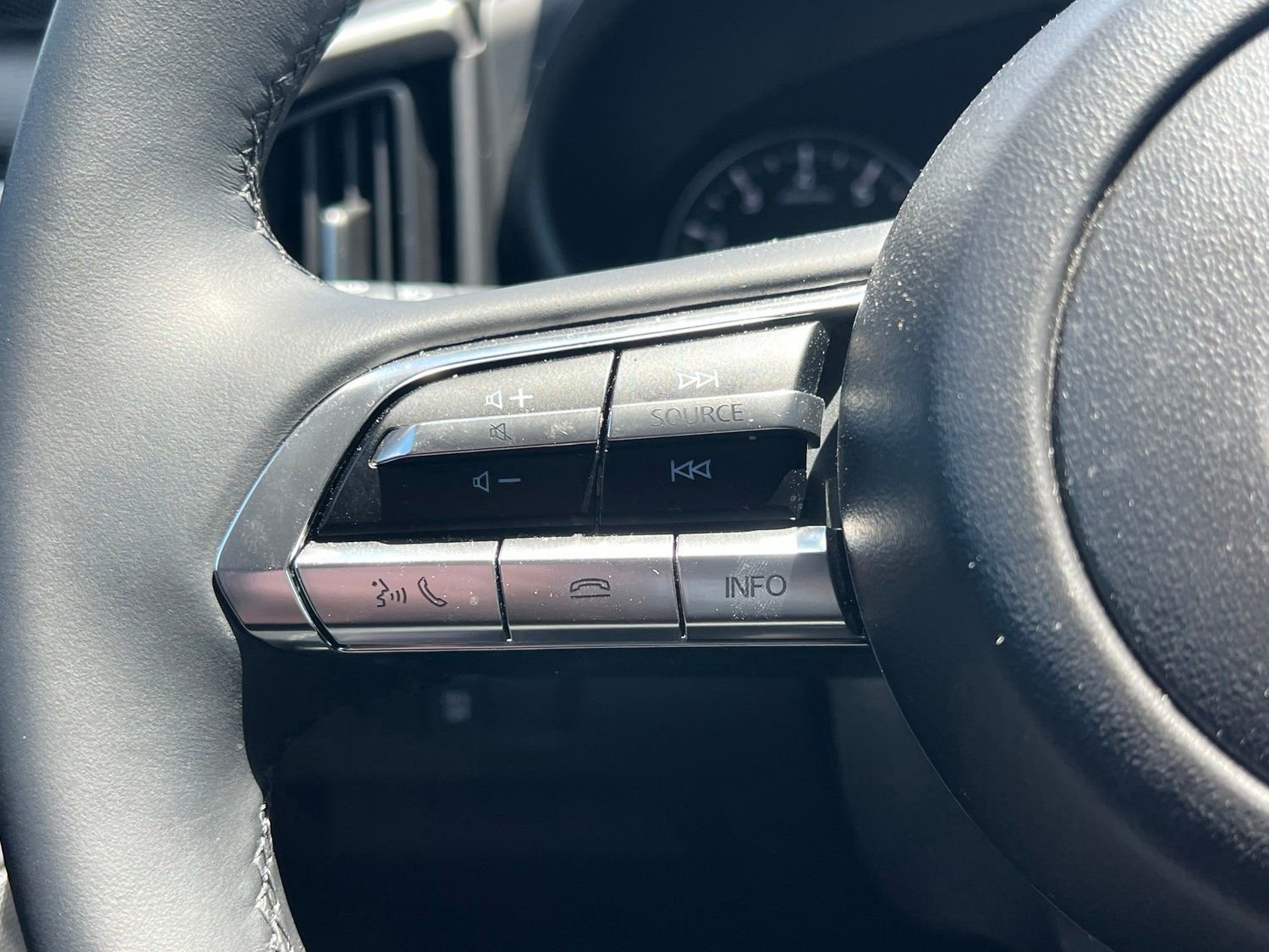 Used 2025 MAZDA CX-50 AWD 2.5 S w/ Select Package image 18