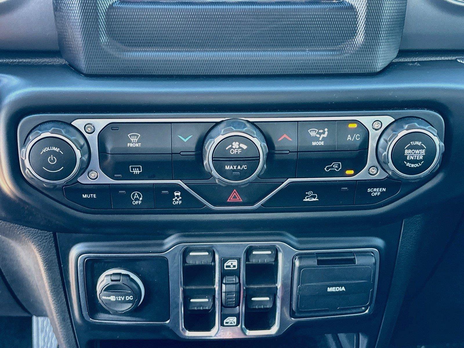 Used 2023 Jeep Gladiator Sport AWD/4WD image 15