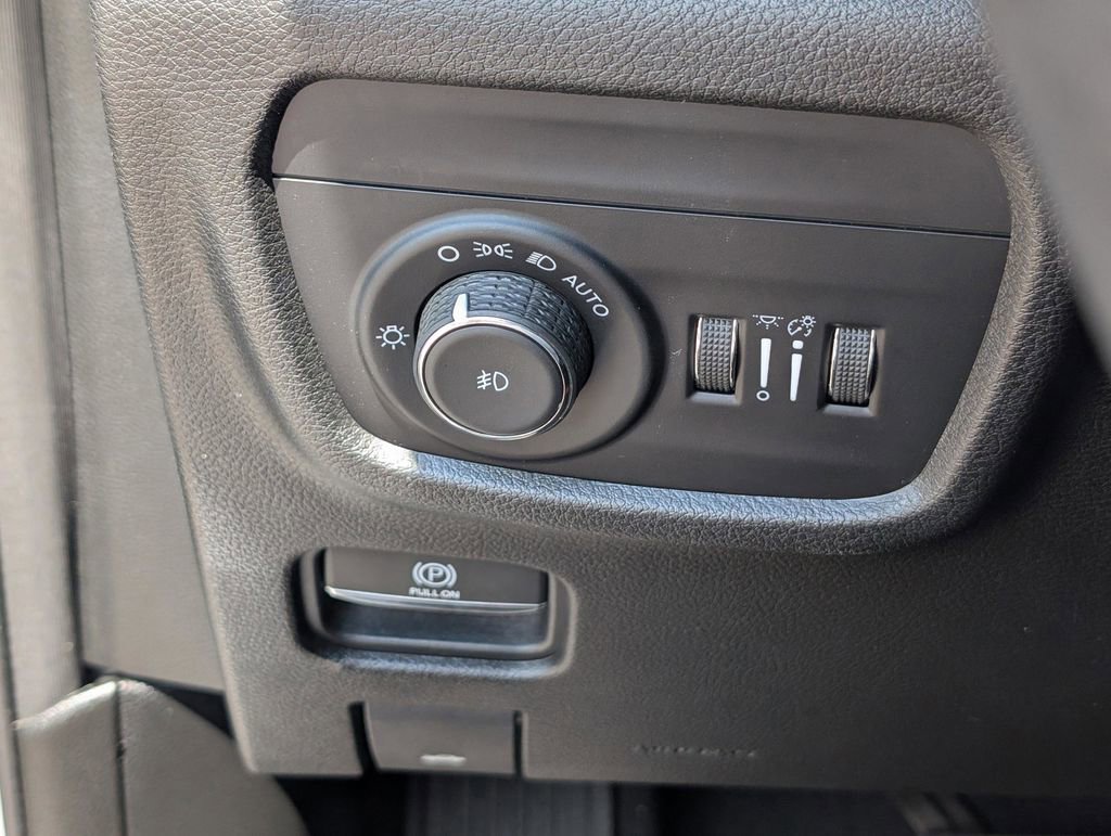 Used 2022 Jeep Grand Cherokee L Limited image 18