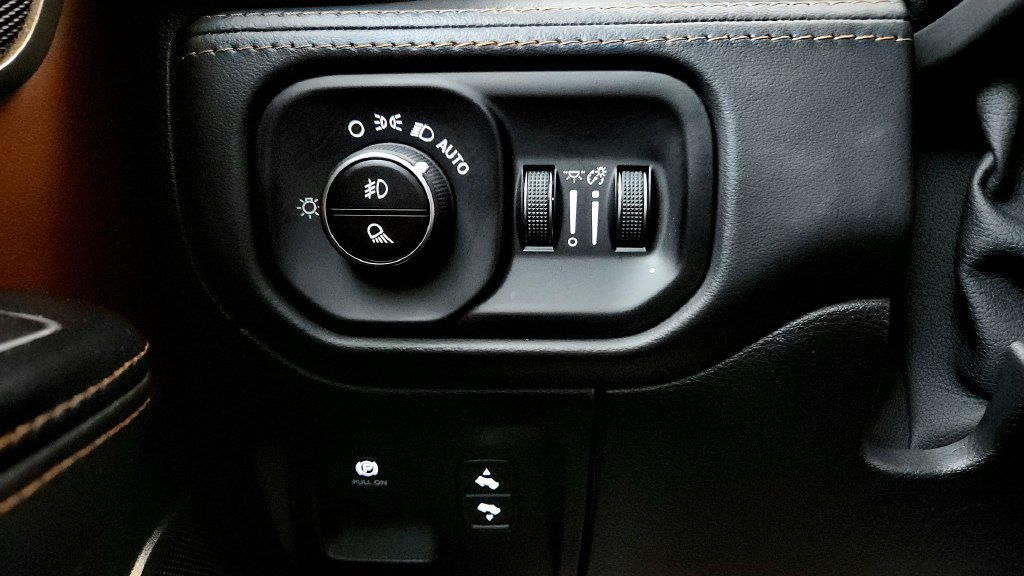 Used 2021 RAM 1500 Limited AWD/4WD image 32