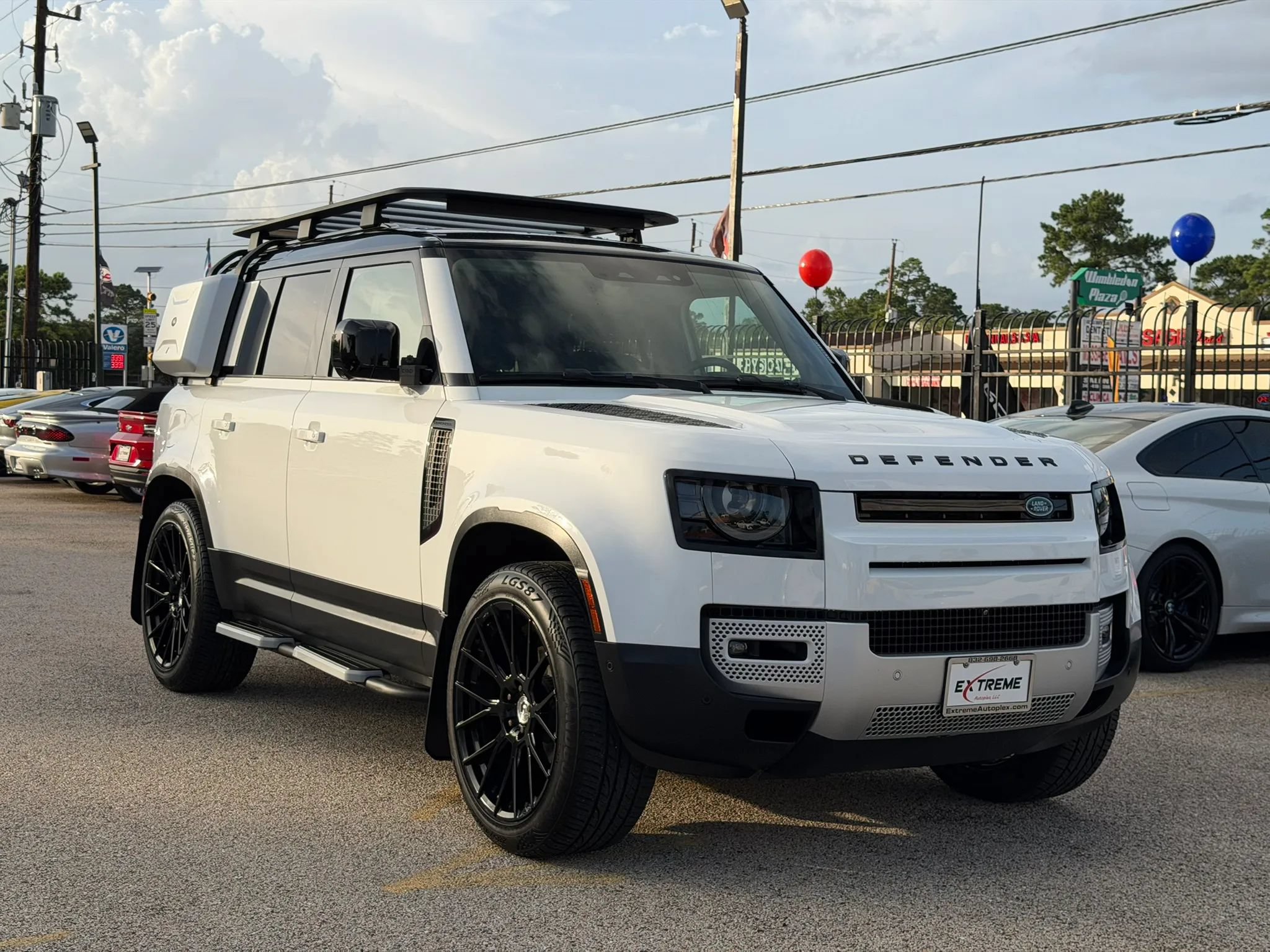 Used 2023 Land Rover Defender 110 S AWD/4WD image 7