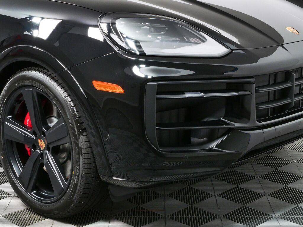 New 2026 Porsche Cayenne GTS AWD/4WD image 38