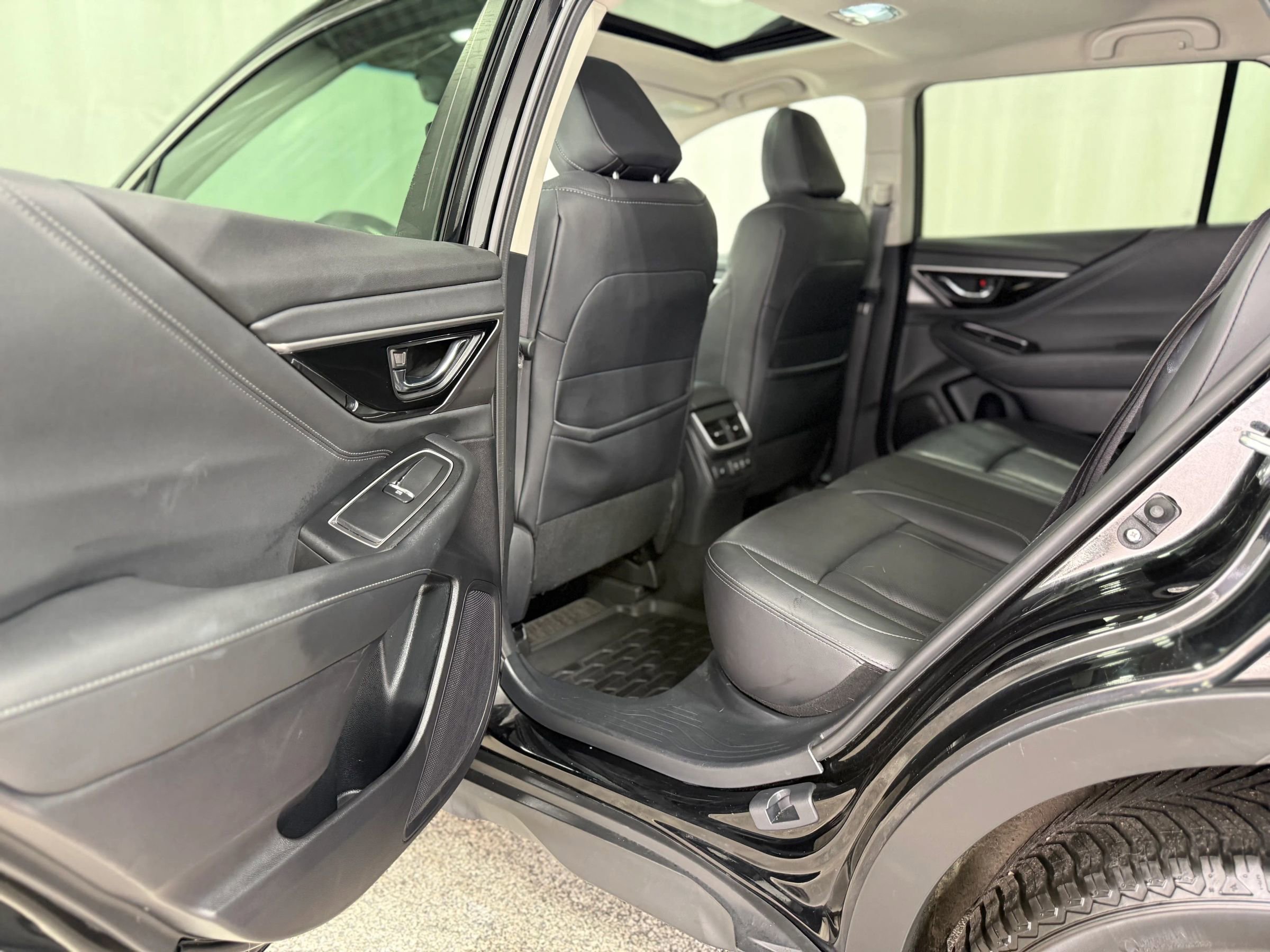 Used 2022 Subaru Outback Limited XT image 33