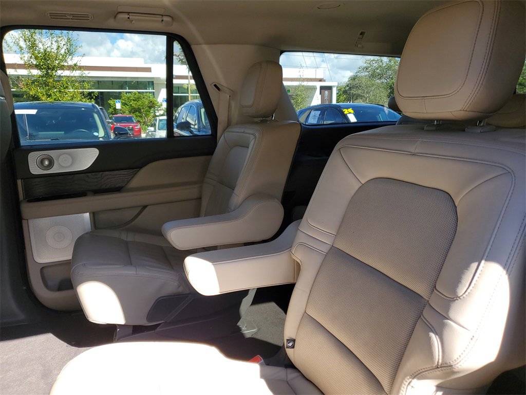 Certified 2022 Lincoln Navigator L Reserve image 12