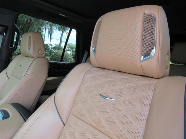 Certified 2024 Cadillac Escalade Sport w/ LPO, ONYX Package AWD/4WD image 22