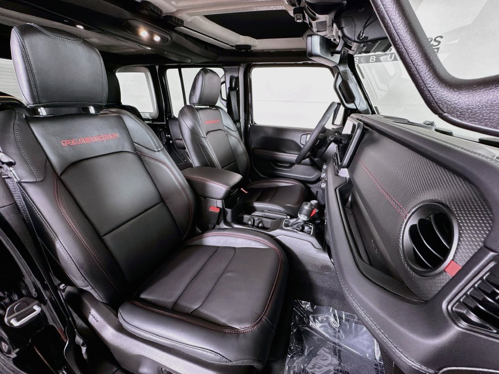 Used 2025 Jeep Wrangler Unlimited Rubicon AWD/4WD image 29