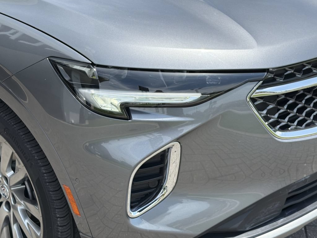 Certified 2022 Buick Envision Avenir w/ Technology Package II FWD image 9