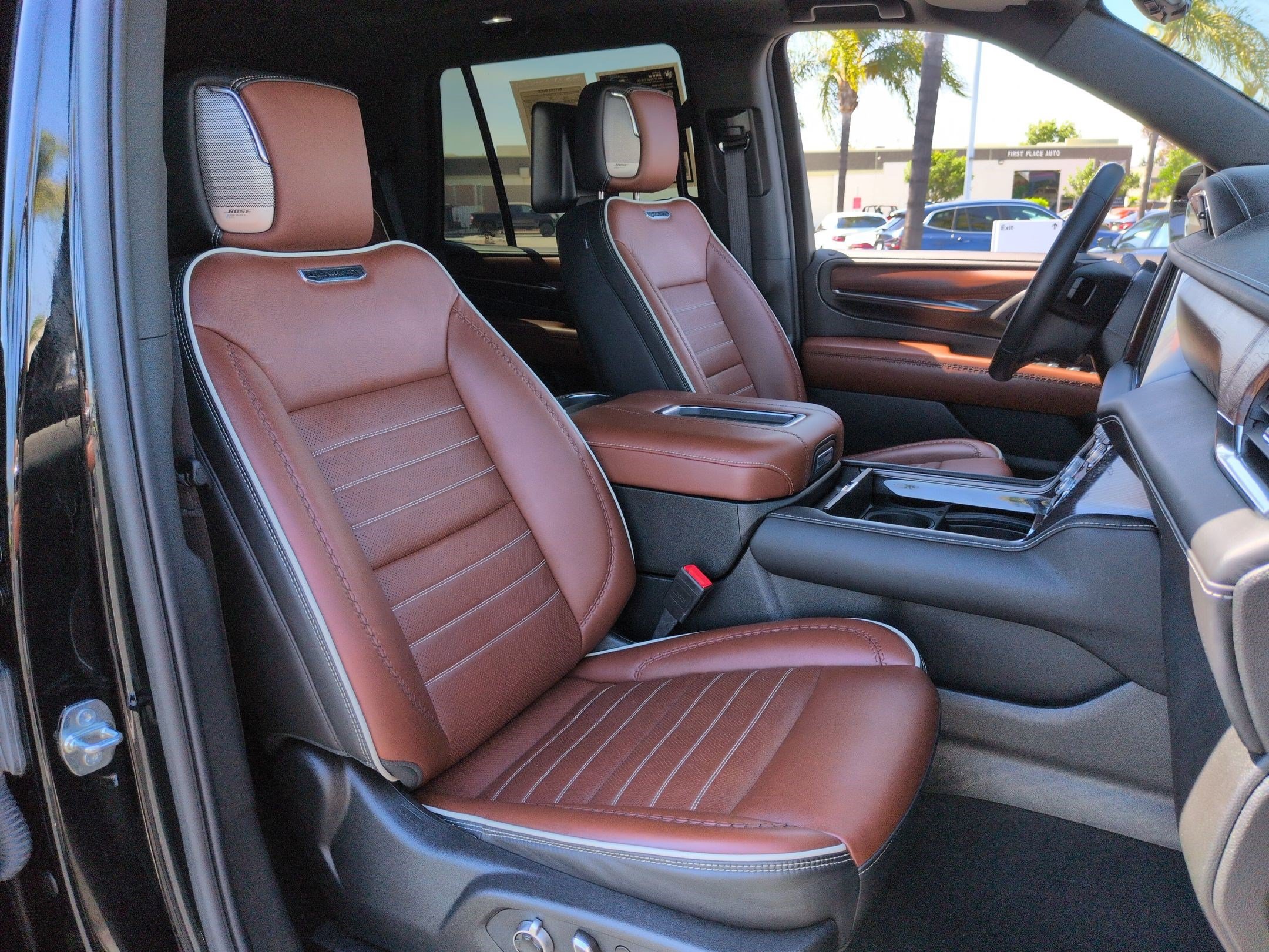 Used 2024 GMC Yukon Denali Ultimate AWD/4WD image 35