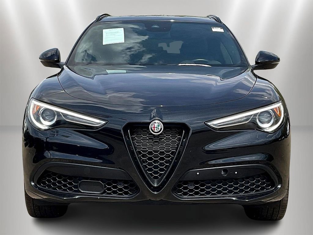 Used 2023 Alfa Romeo Stelvio Veloce AWD/4WD image 2