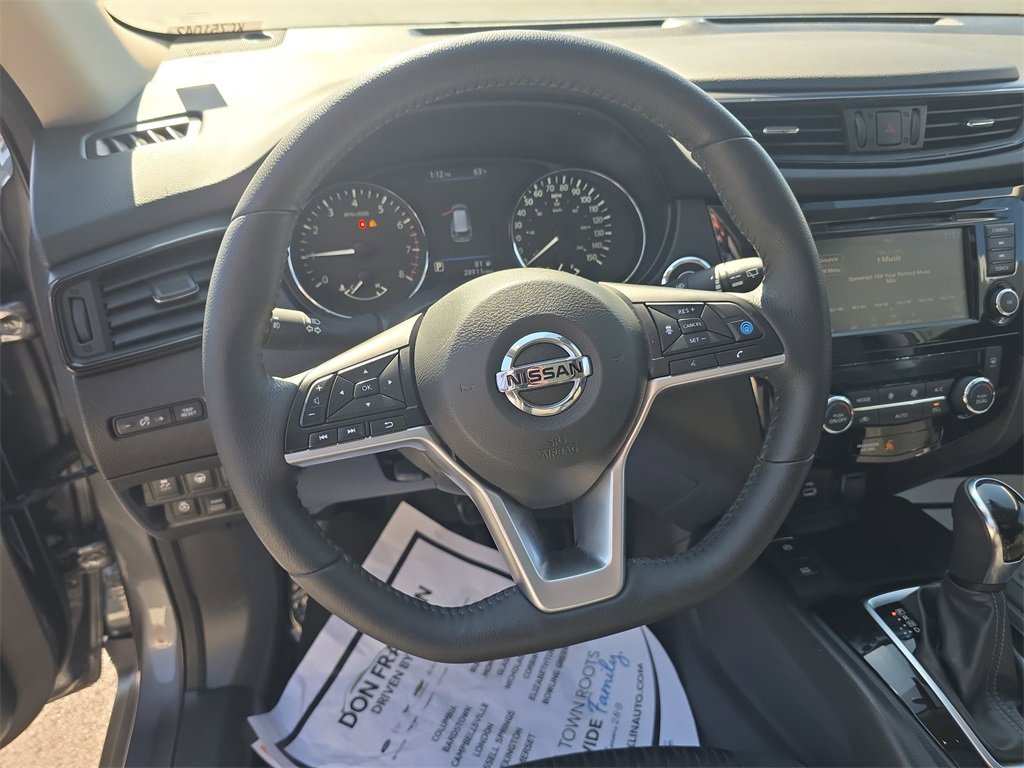 Used 2019 Nissan Rogue SV image 14