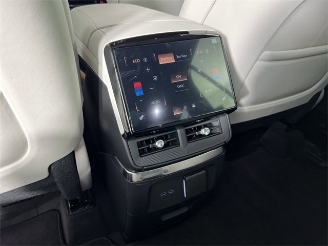 Used 2026 Cadillac Vistiq Sport image 22