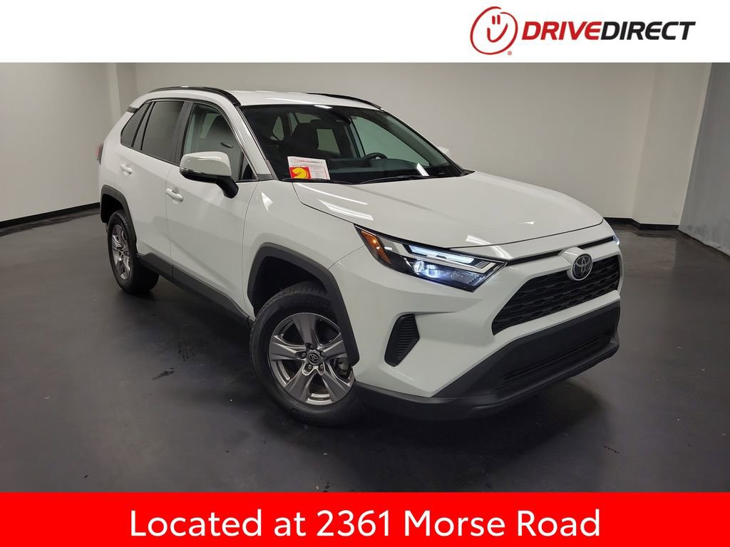 Used 2023 Toyota RAV4 XLE image 1