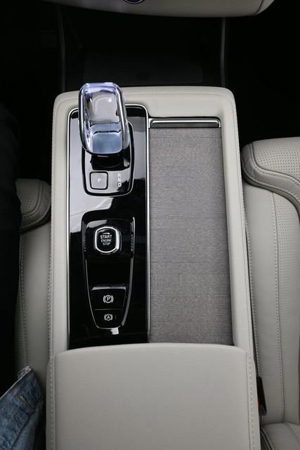 New 2026 Volvo XC90 B6 Ultra w/ Protection Package Premier AWD/4WD image 11