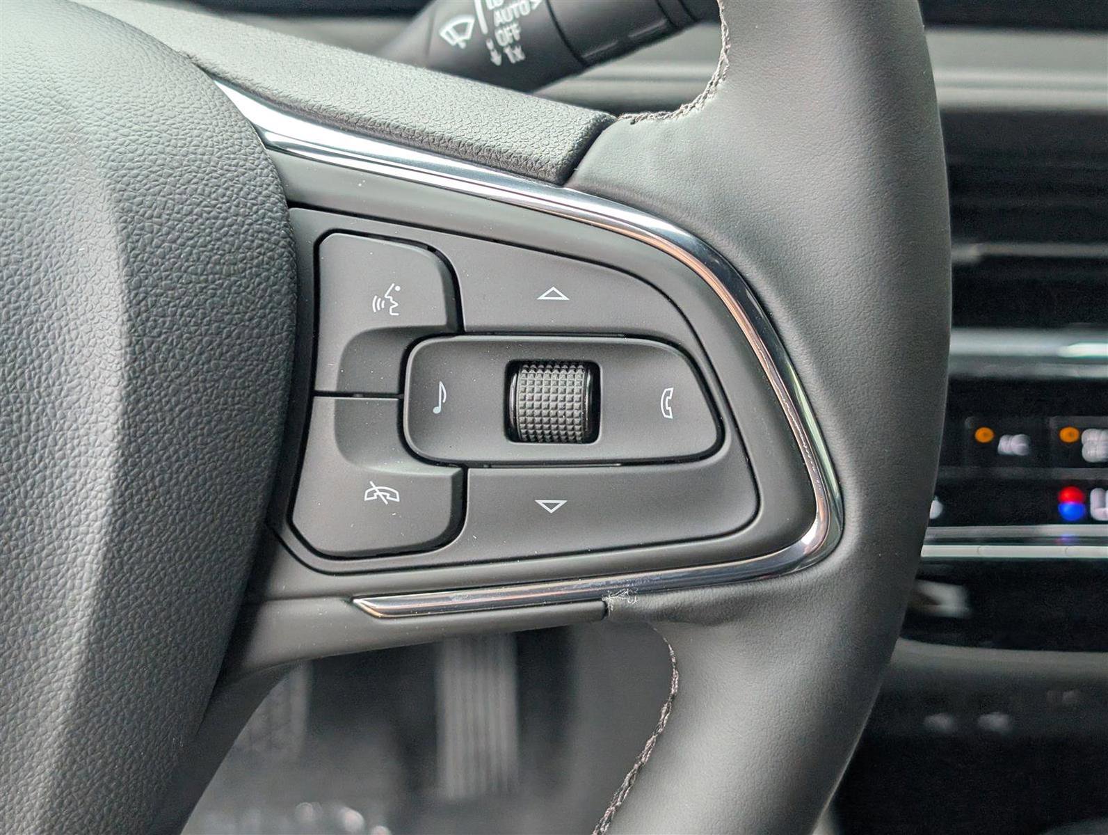 New 2025 Buick Envista Avenir image 23