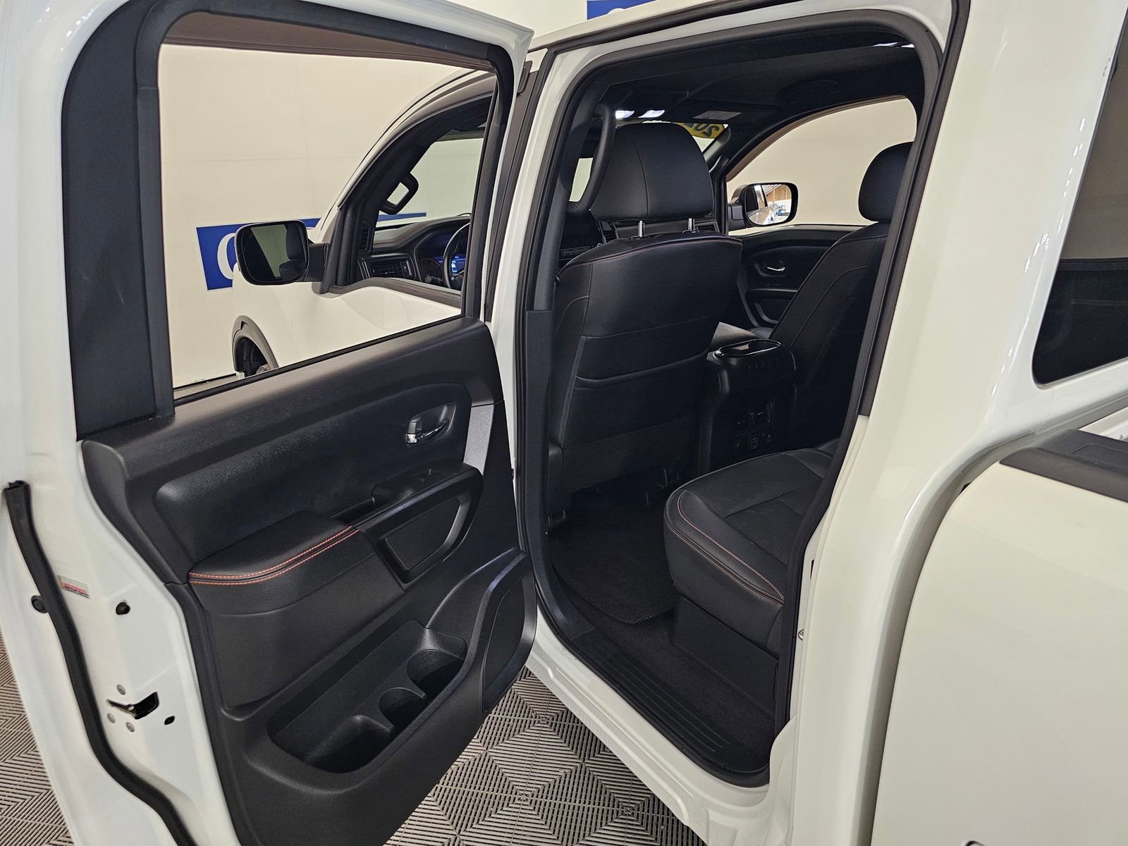 Used 2021 Nissan Titan PRO-4X AWD/4WD image 18