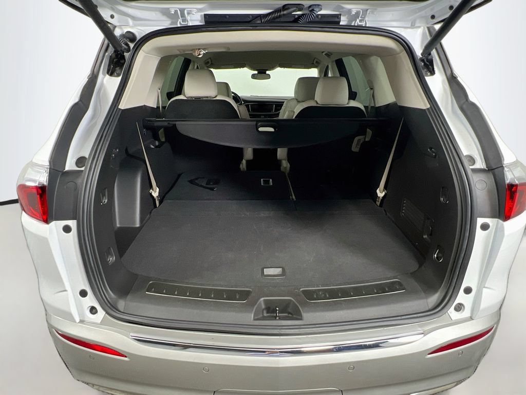 Used 2022 Buick Enclave Essence FWD image 24