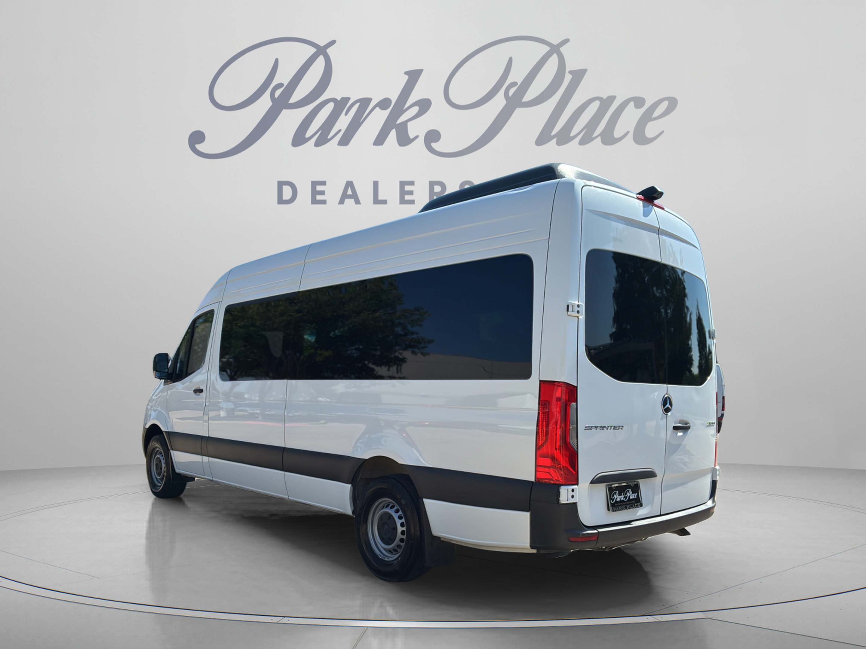 Used 2025 Mercedes-Benz Sprinter 2500 image 3