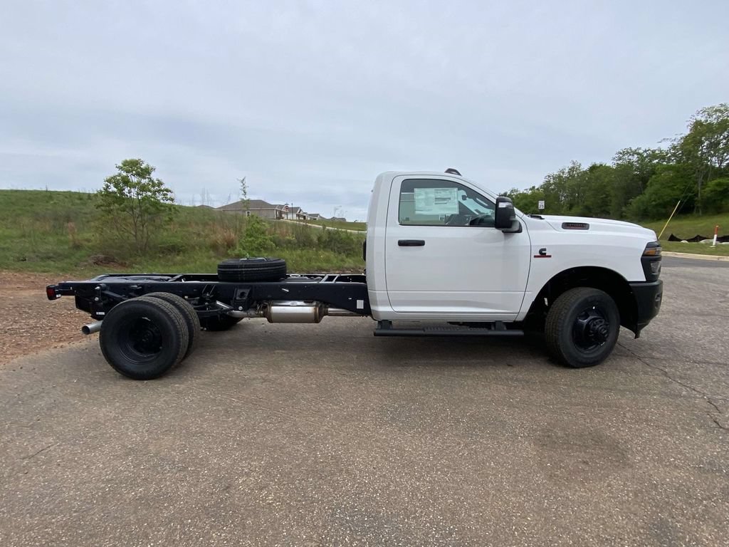 New 2026 RAM 3500 Tradesman AWD/4WD image 37
