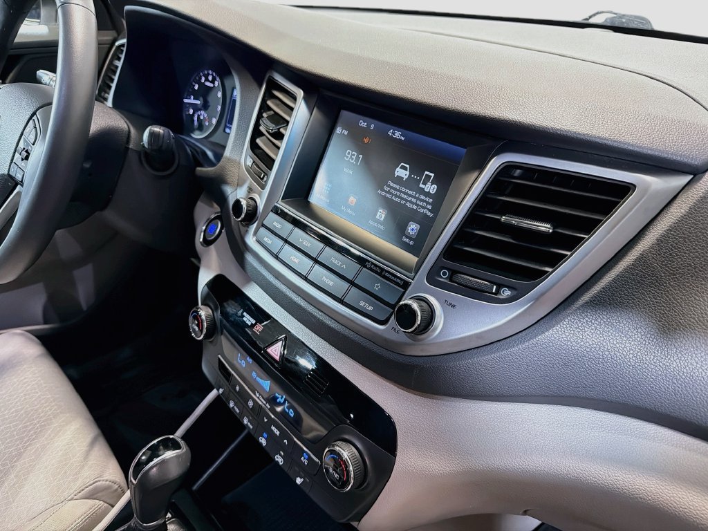 Used 2018 Hyundai Tucson Value AWD/4WD image 26