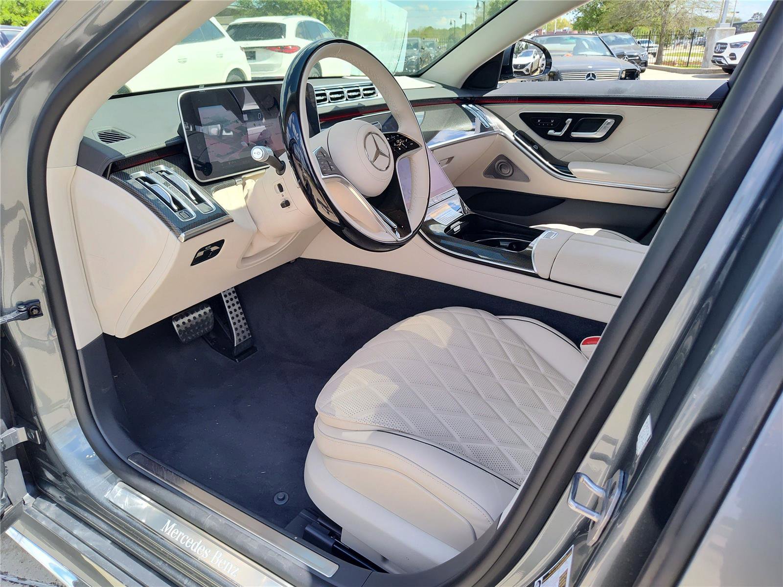 New 2025 Mercedes-Benz S 580 4MATIC Sedan image 2