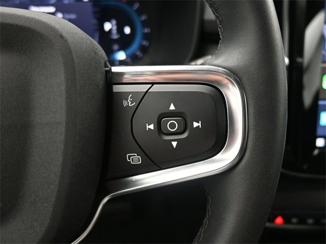 Used 2024 Volvo XC40 B5 Plus w/ Protection Package Premier image 25