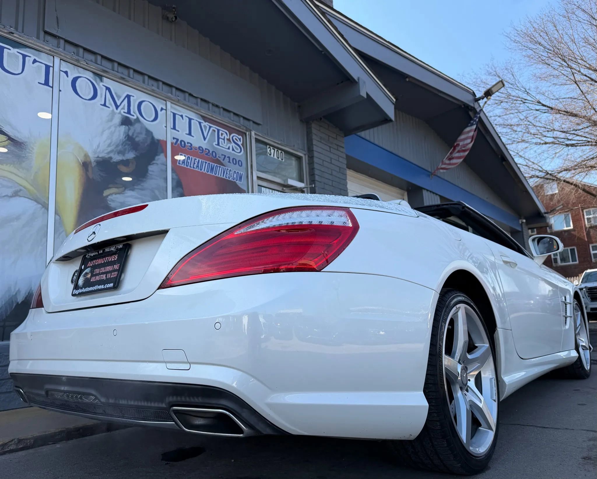 Used 2016 Mercedes-Benz SL 550 w/ Driver Assistance Package image 8