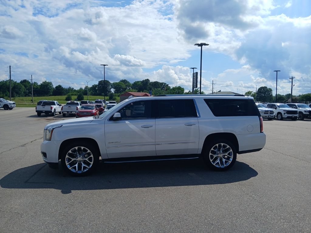 Used 2017 GMC Yukon XL Denali w/ Open Road Package AWD/4WD image 5